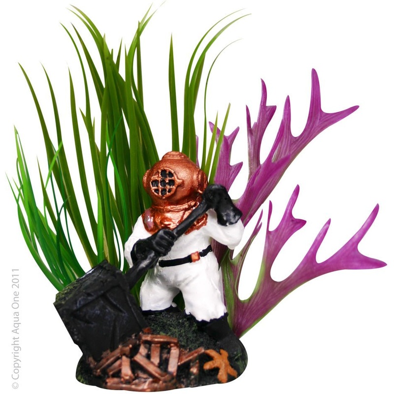 Aqua One Deep Sea Diver Ornament and Plant
