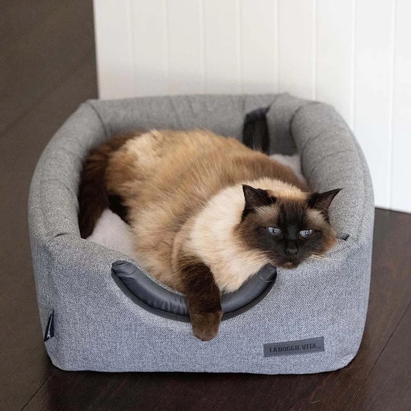 La Doggie Vita - Como Grey Cat Cube with Pom Pom